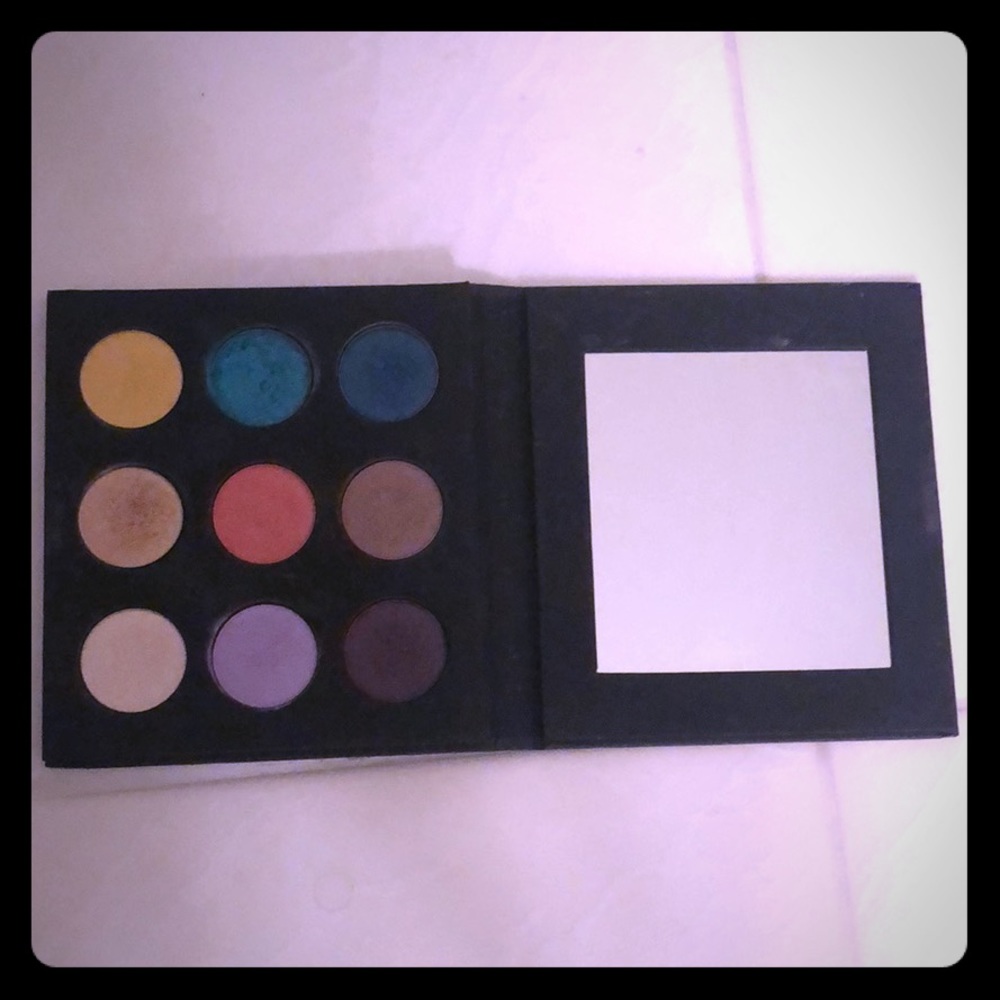 Makeup Forever- Palette 9 Artist shadow